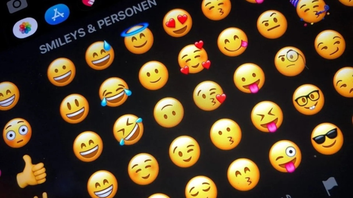Có thể thêm emoji tùy chỉnh vào Messenger không?
