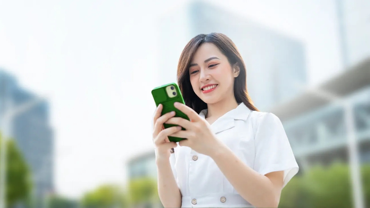 Người từ 15 tuổi có thể tự rút tiền từ tài khoản Vietcombank