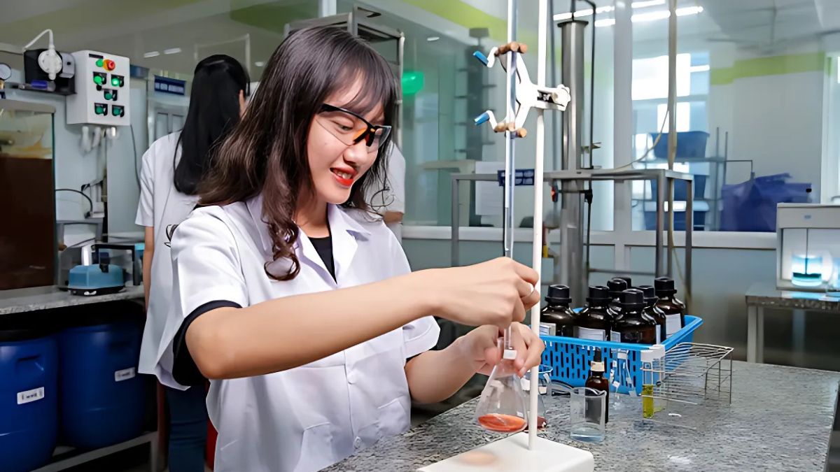 Quản lý tài nguyên và môi trường học khối nào